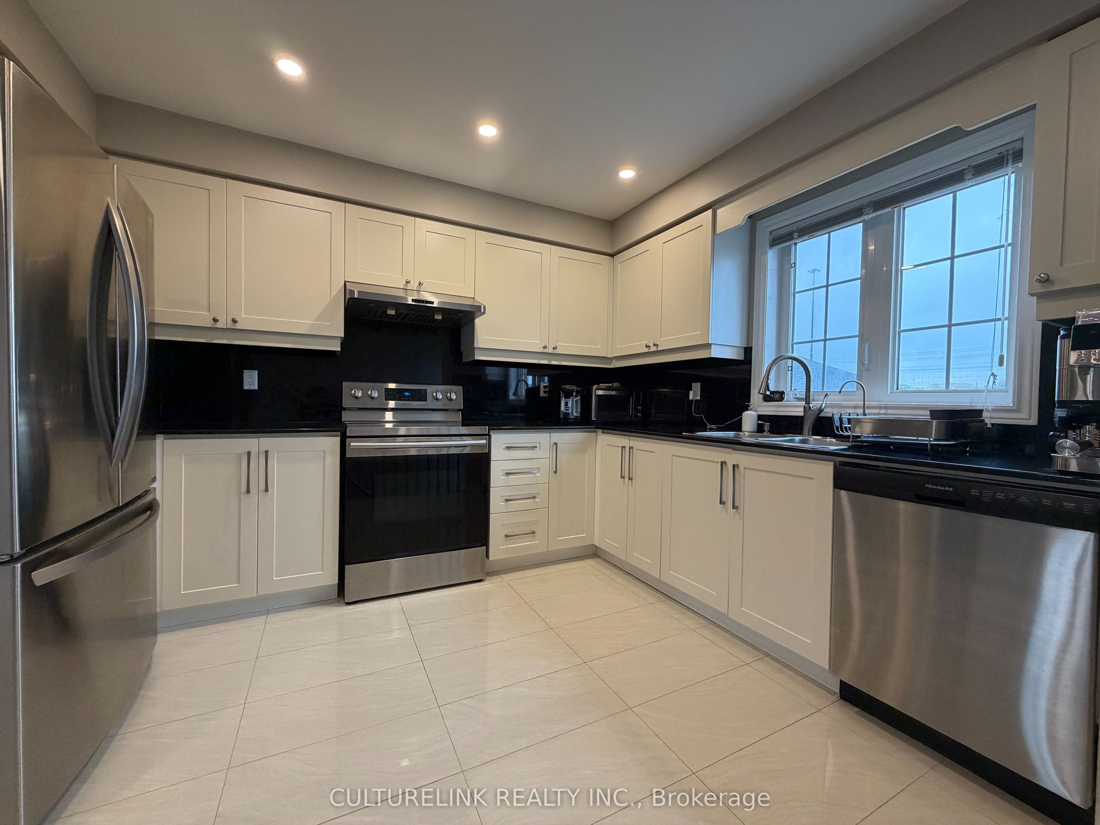 345 Caboto Trail
