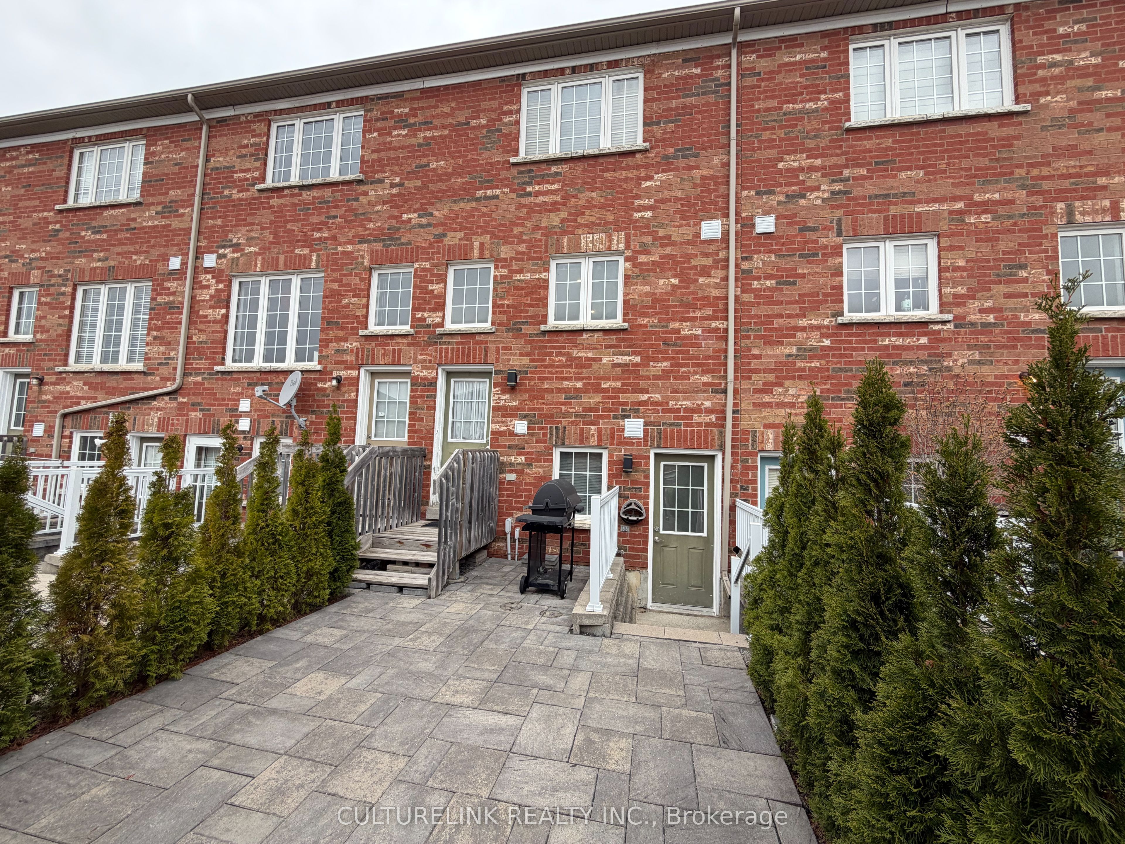 345 Caboto Trail