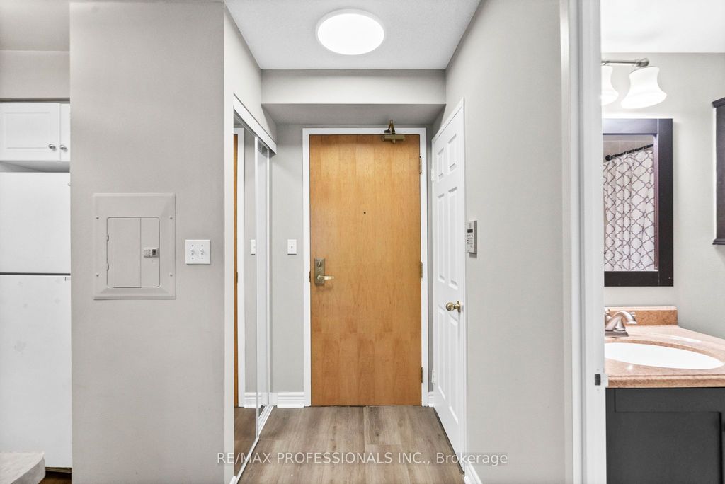 Photo of 43 Eglinton Avenue E #608, Toronto, ON M4P 1A2 (MLS # C12864288)