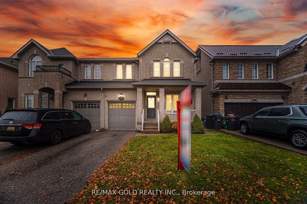 Photo of 32 Daden Oaks Drive, Brampton, ON L6P 3R8 (MLS # W12746228)