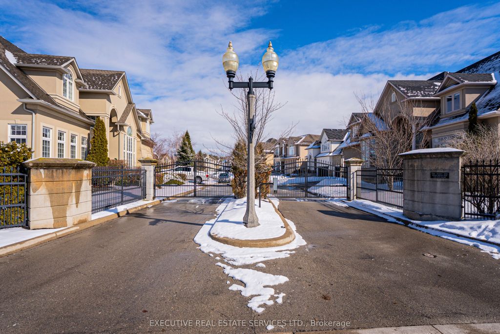 Photo of 4 Berkshire Place, Hamilton, ON L9K 0A9 (MLS # X12837508)