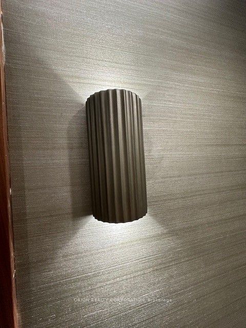 38 Widmer Street E 1008