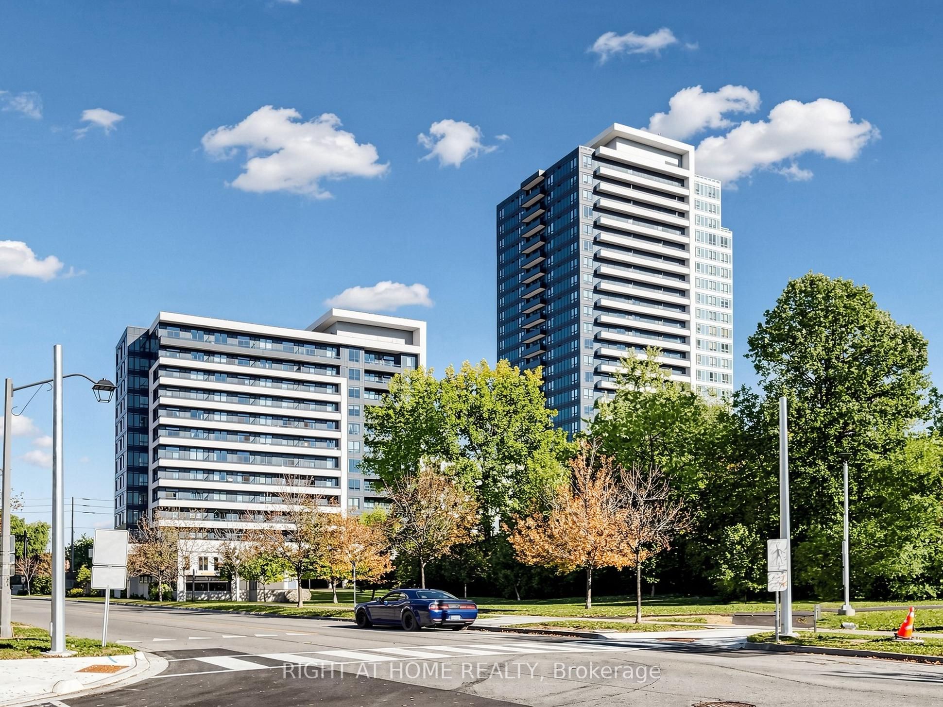 7890 Bathurst Street 2508