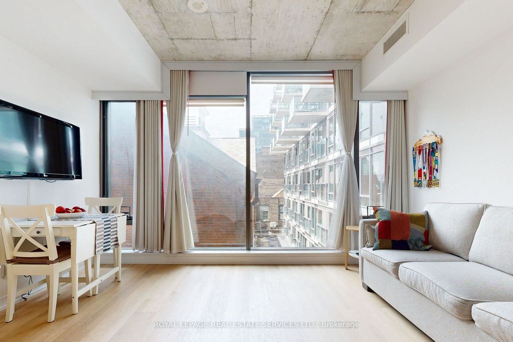 Photo of 560 King Street W #417, Toronto, ON M5V 1M3 (MLS # C12413348)