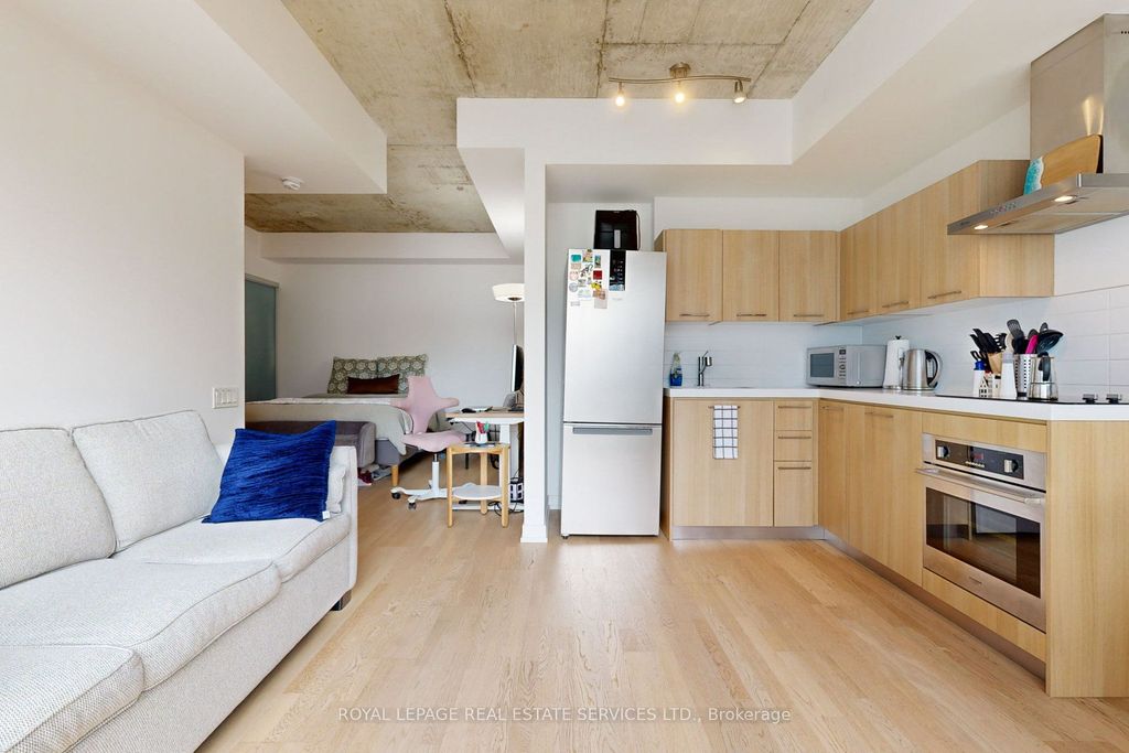 Photo of 560 King Street W #417, Toronto, ON M5V 1M3 (MLS # C12413348)