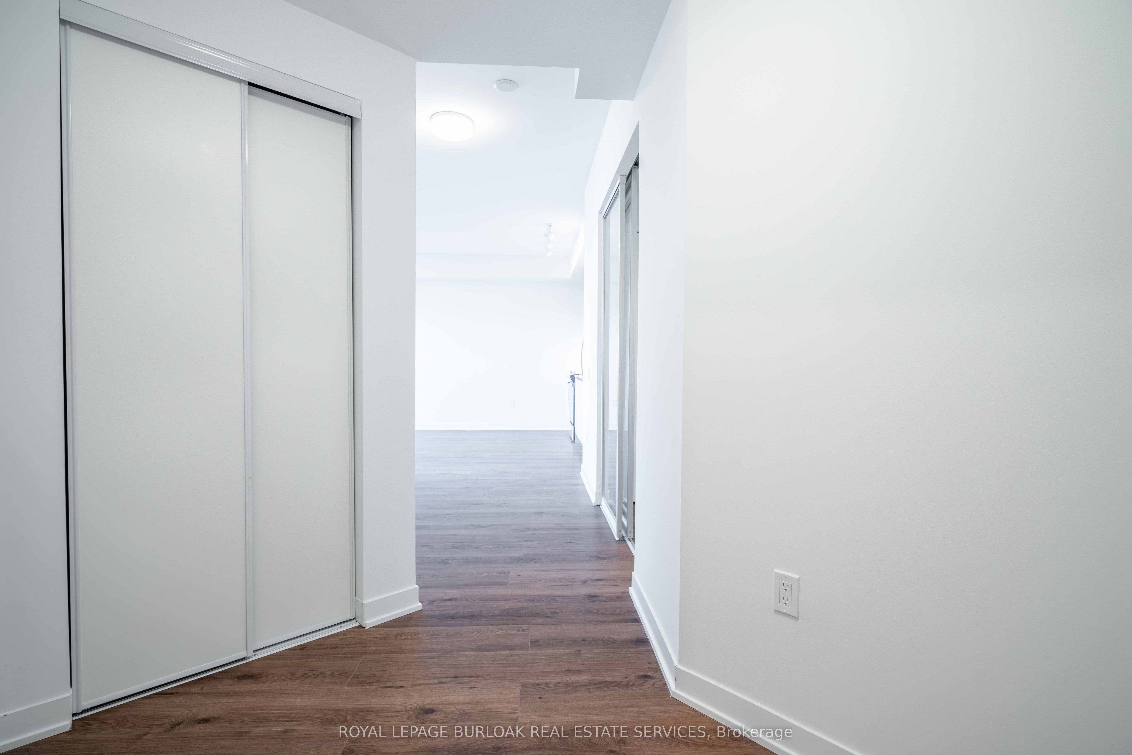 395 Dundas Street 437