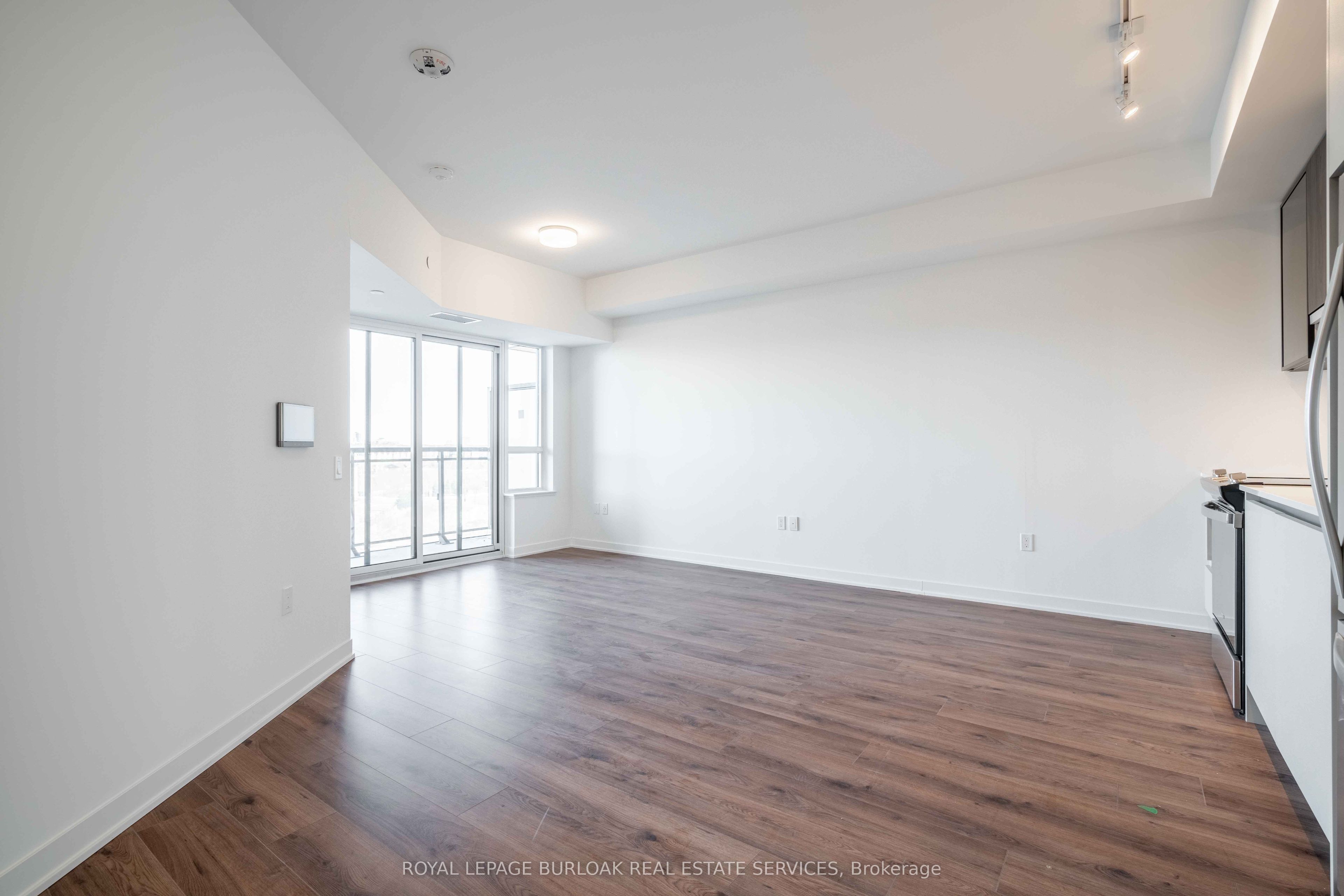 395 Dundas Street 437