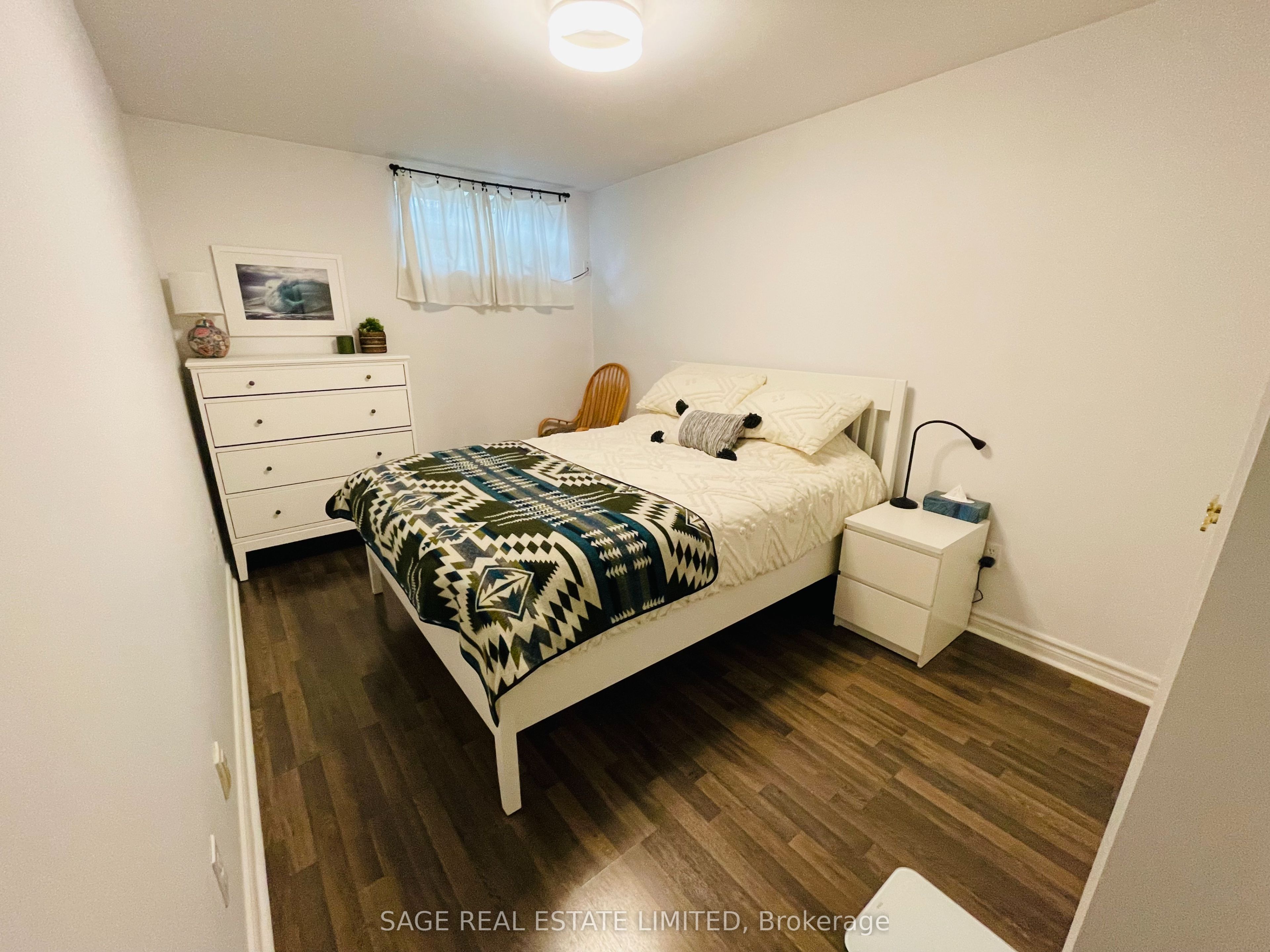 296 Runnymede Road 5