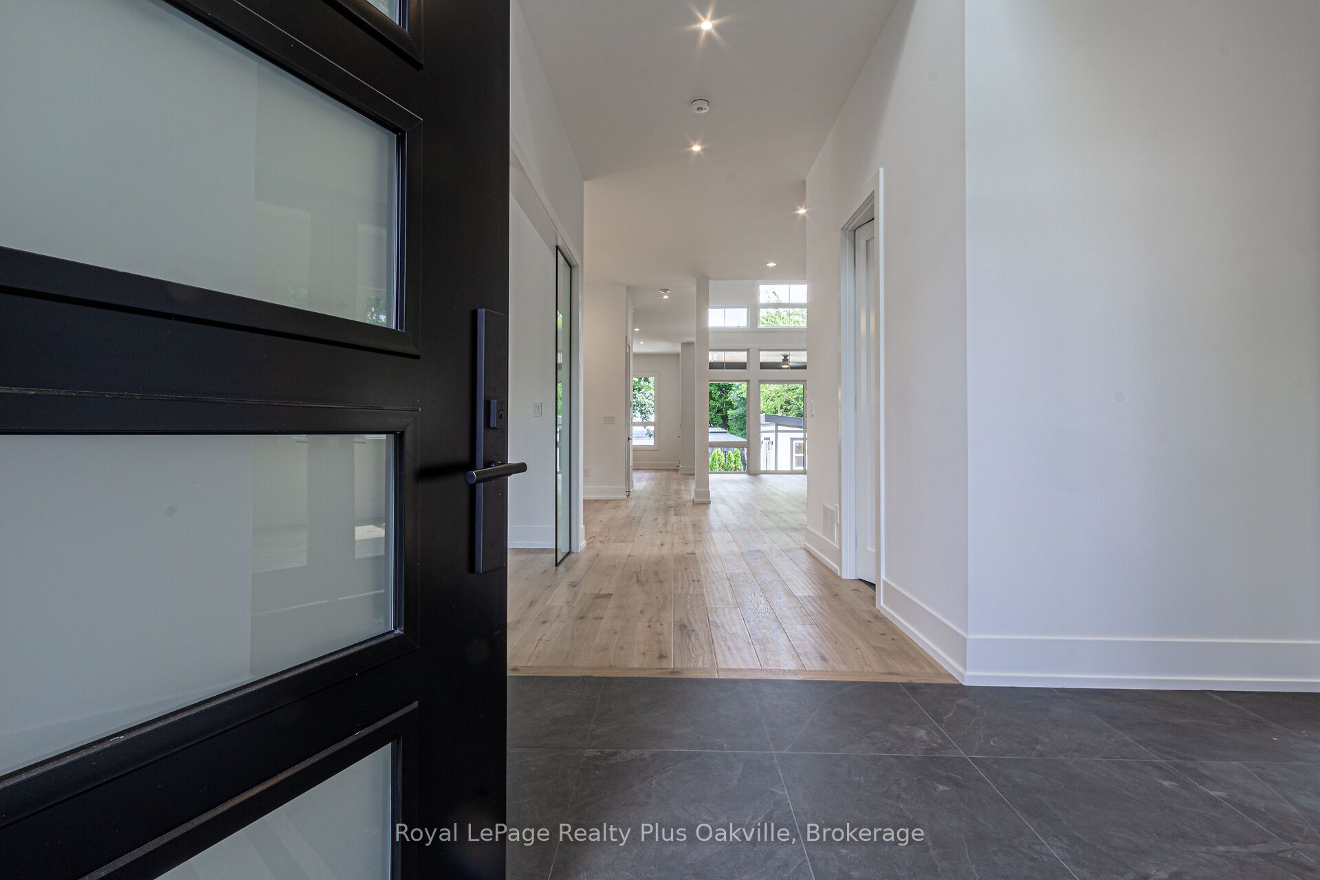 312 NORTH SHORE Boulevard W