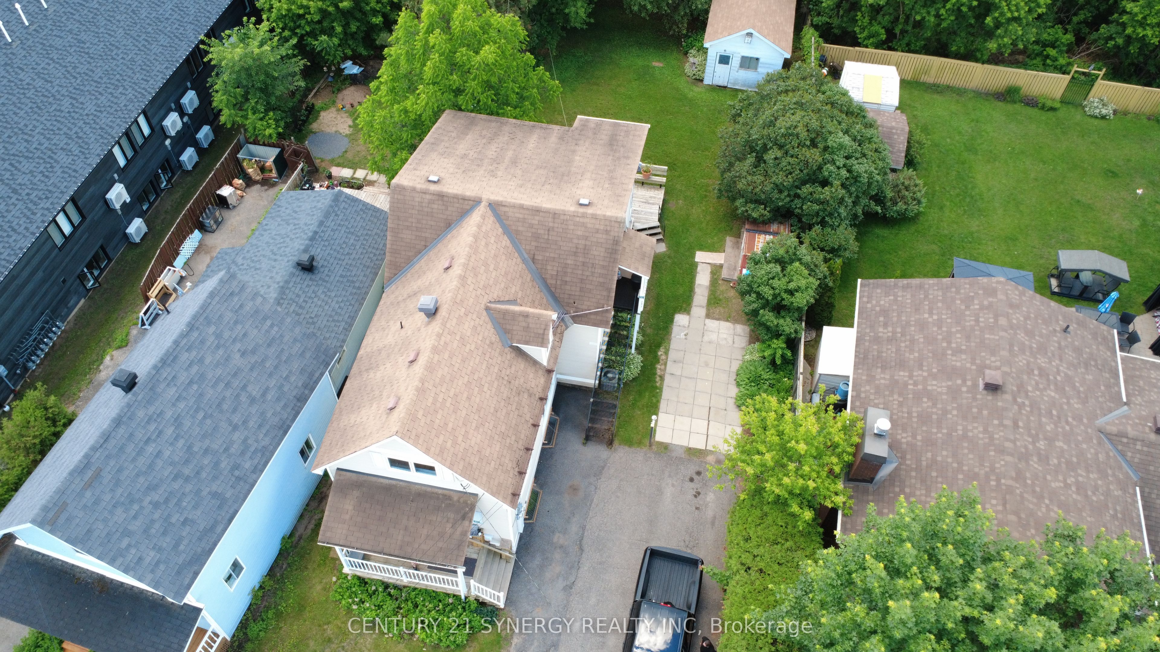 Photo 1 of 31 — 927-931 Laurier Street, Clarence-Rockland, ON K4K 1G4