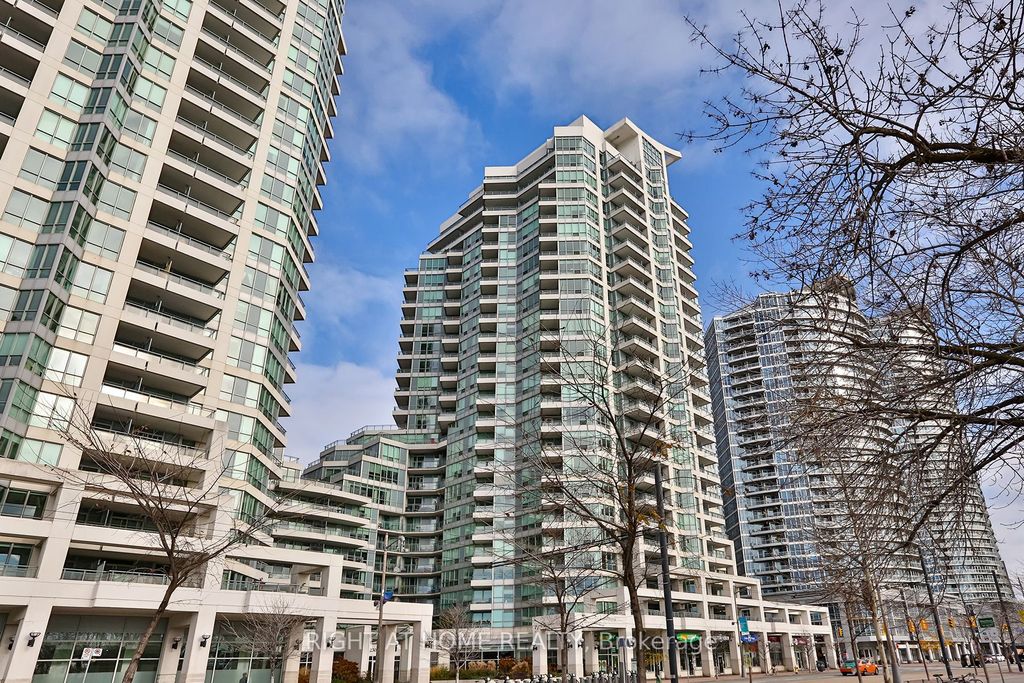 Photo of 230 Queens Quay W #918, Toronto, ON M5J 2Y7 (MLS # C12613992)