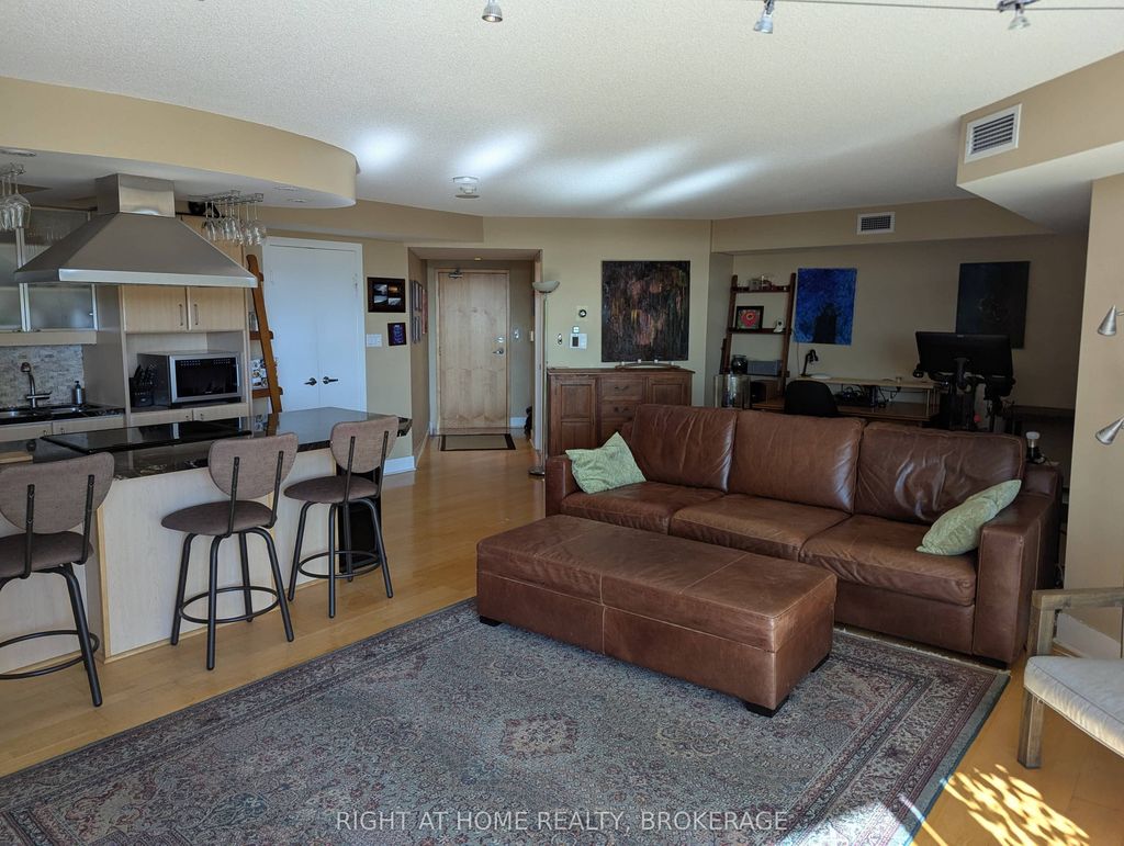 Photo of 550 Queens Quay W #608, Toronto, ON M5V 3M8 (MLS # C12849740)