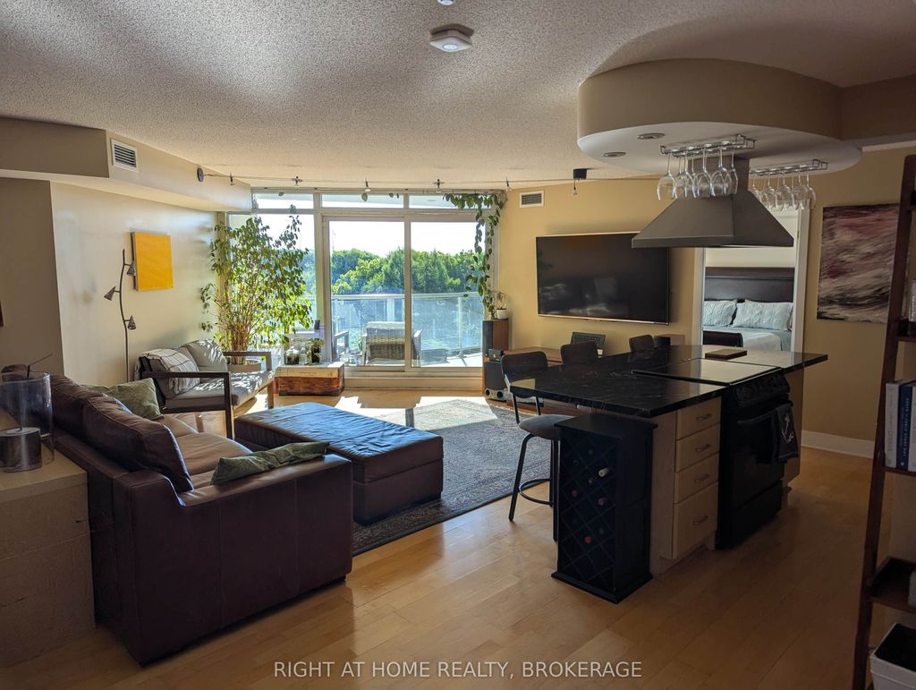 Photo of 550 Queens Quay W #608, Toronto, ON M5V 3M8 (MLS # C12849740)