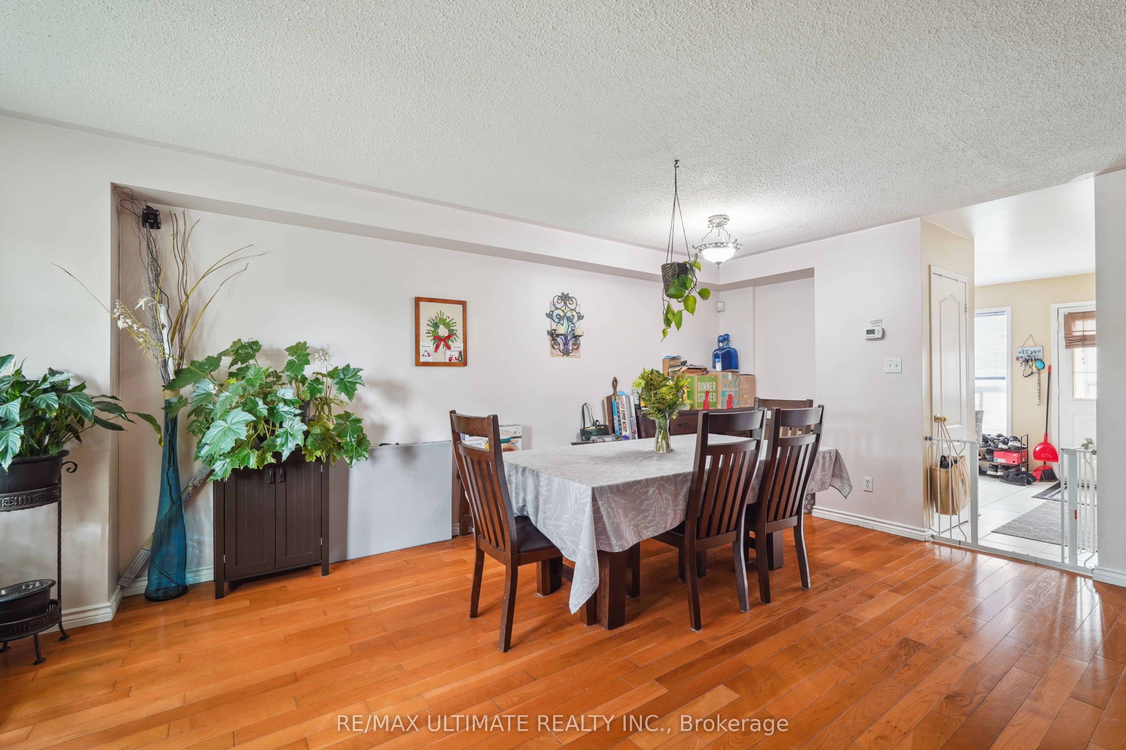 2168 St. Clair Avenue W