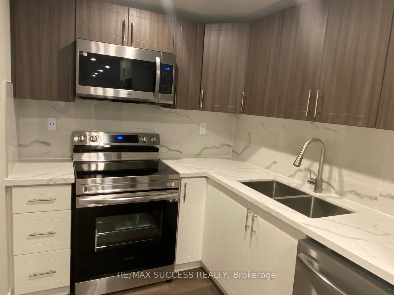 566 Yates Drive Lower unit