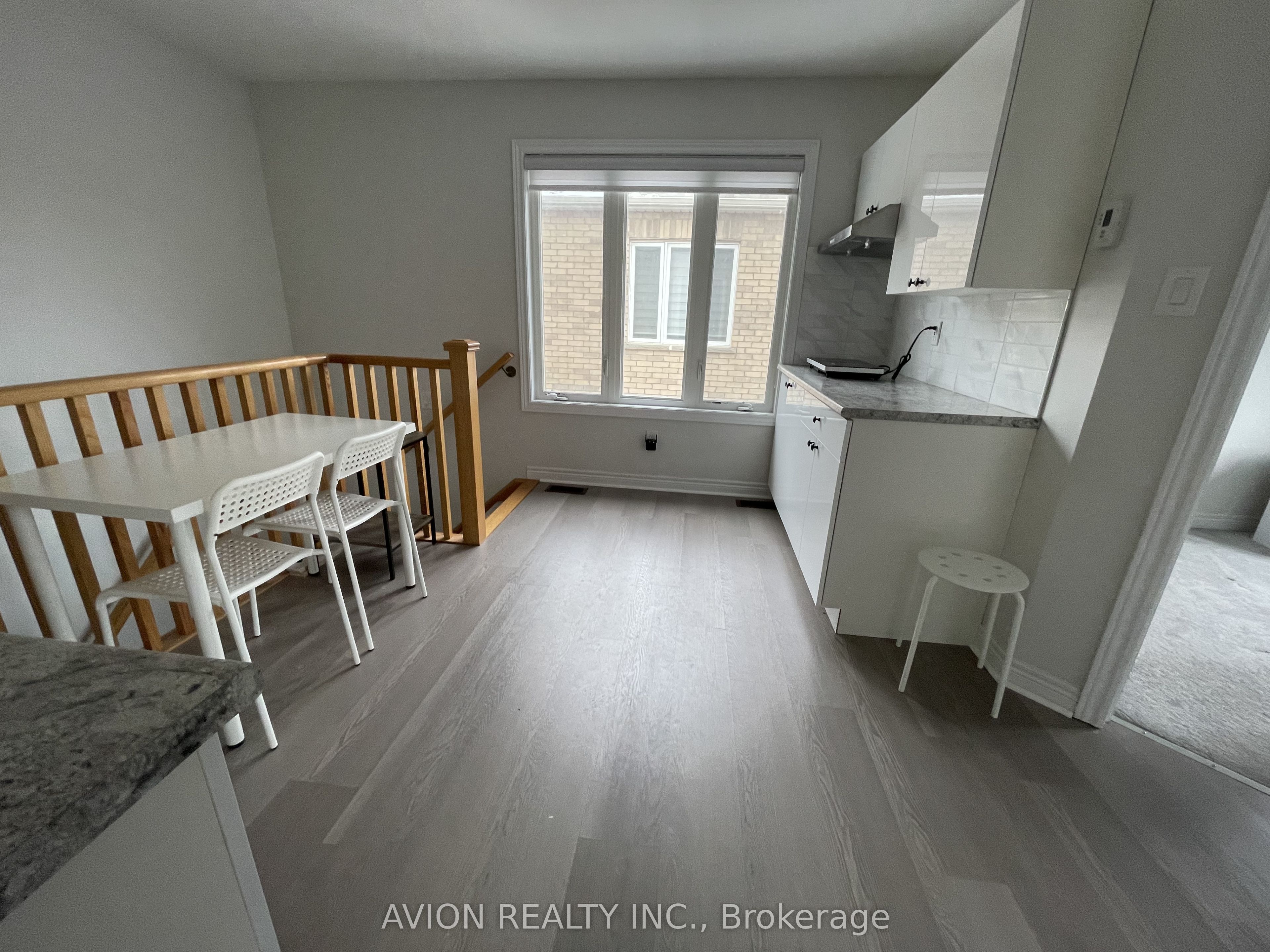 542 Whites Hill Avenue Coach House