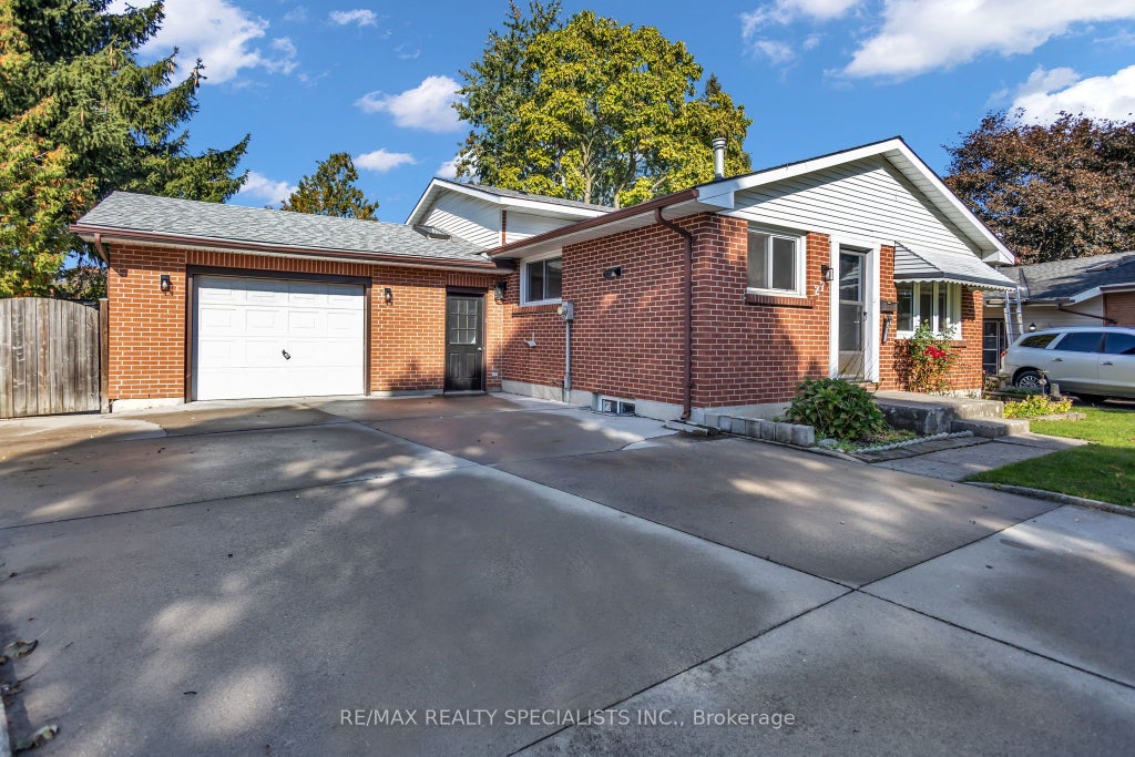 Photo of 27 TOULON Crescent, London East, ON N5V 1J4 (MLS # X14081930)