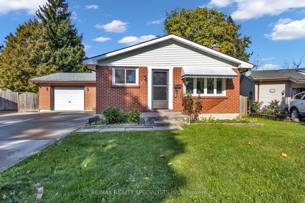 Photo of 27 TOULON Crescent, London East, ON N5V 1J4 (MLS # X14081930)