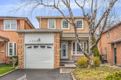 1205 Shagbark Crescent Mississauga ON L5C 3N6