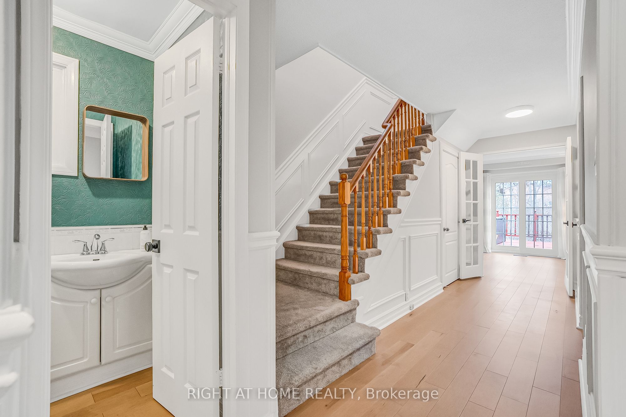 1205 Shagbark Crescent