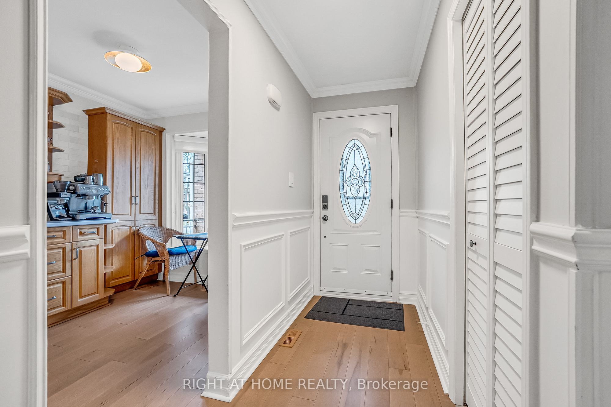 1205 Shagbark Crescent