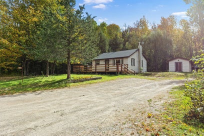 597 Rue Lafontaine Road E Tiny ON L9M 0S3