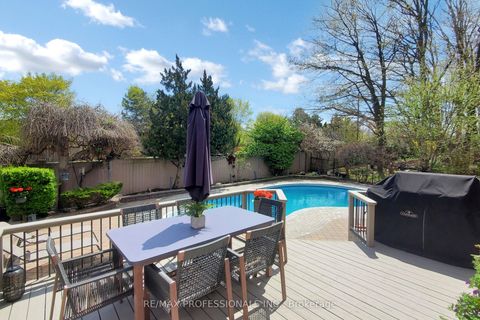 4183 Renoak Court Mississauga ON L5C 4K3