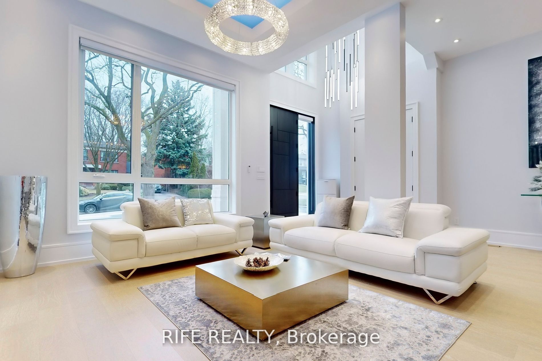 615 Briar Hill Avenue