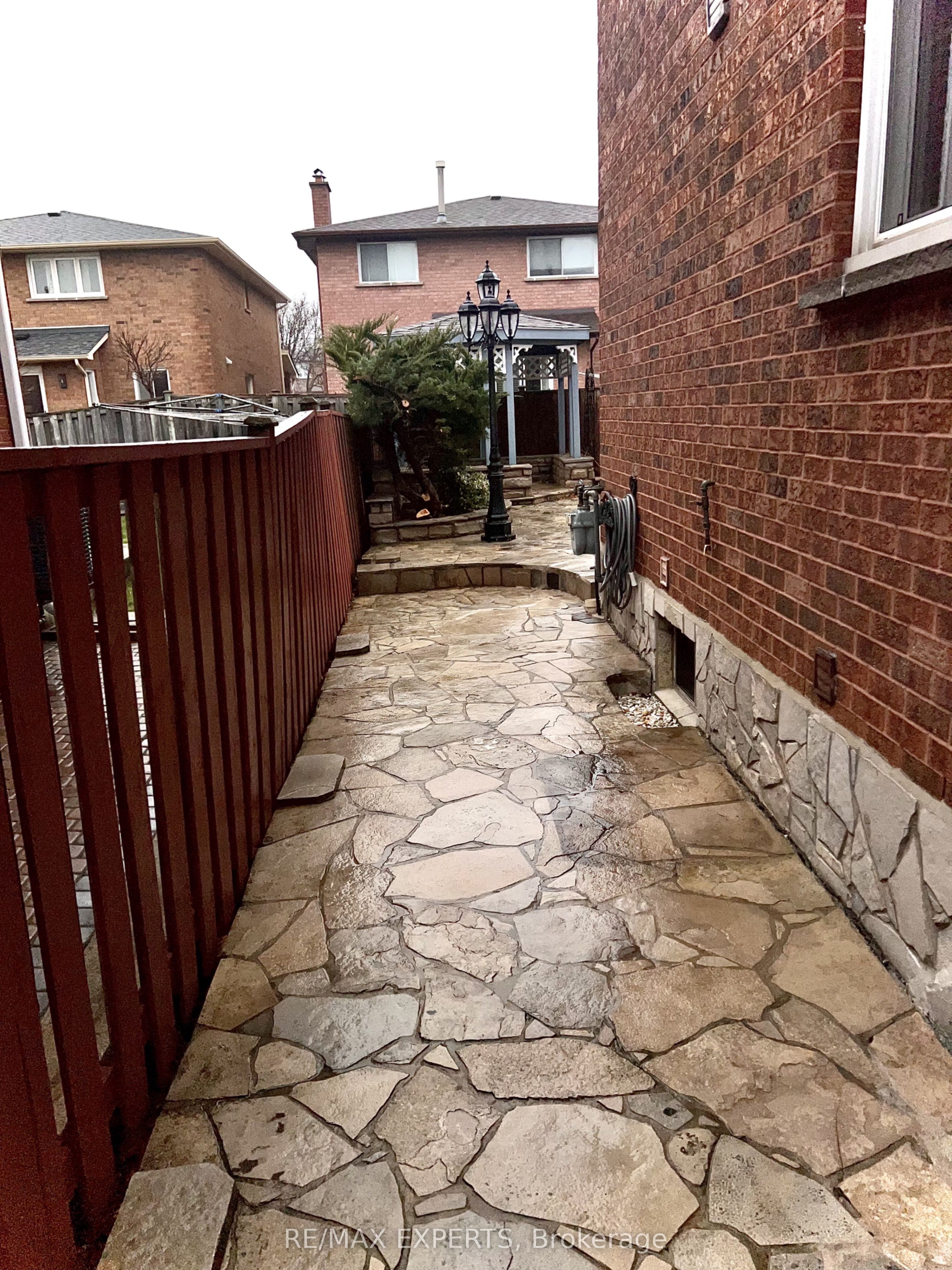 121 Jackman Crescent