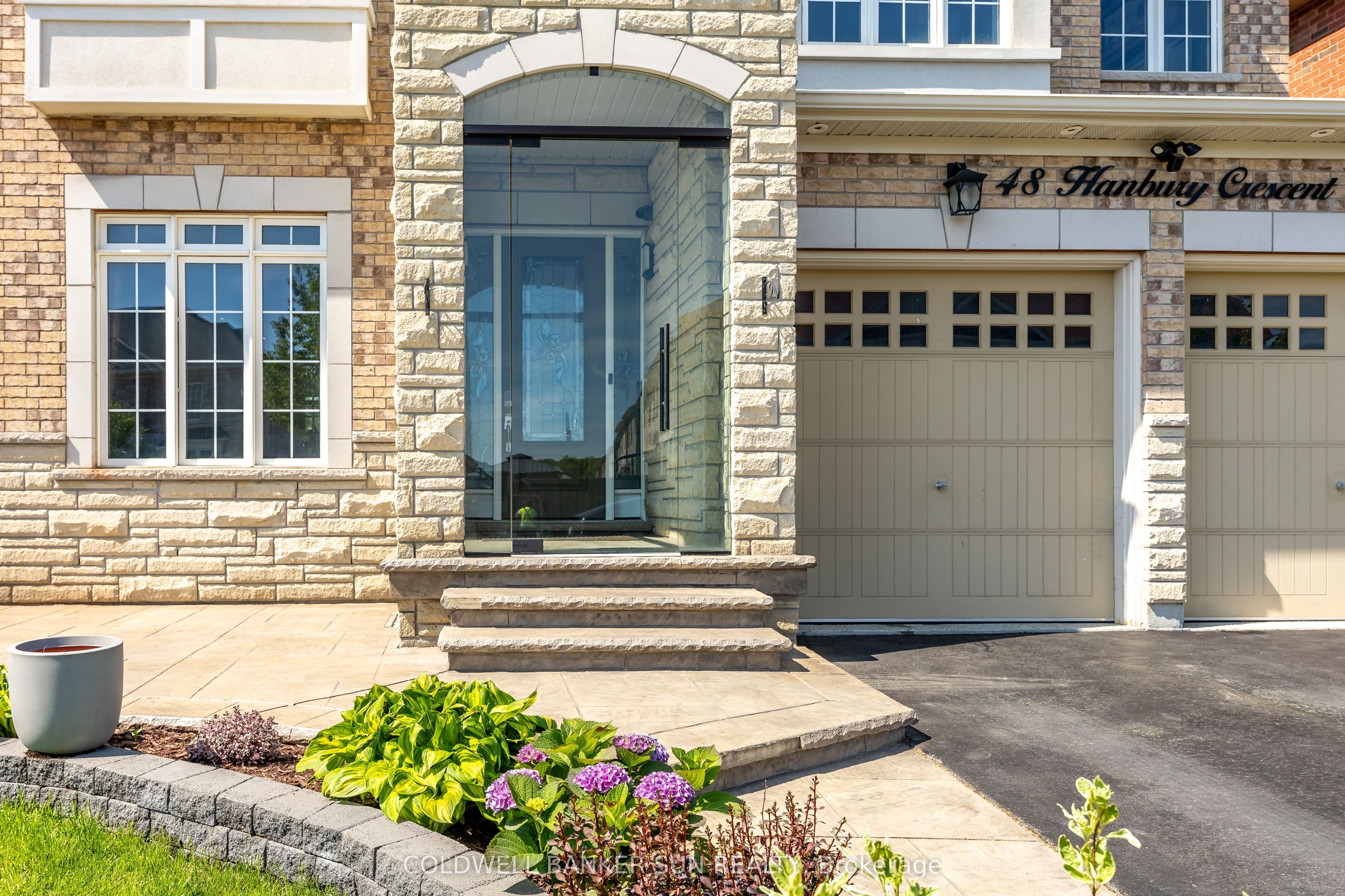 48 Hanbury Crescent