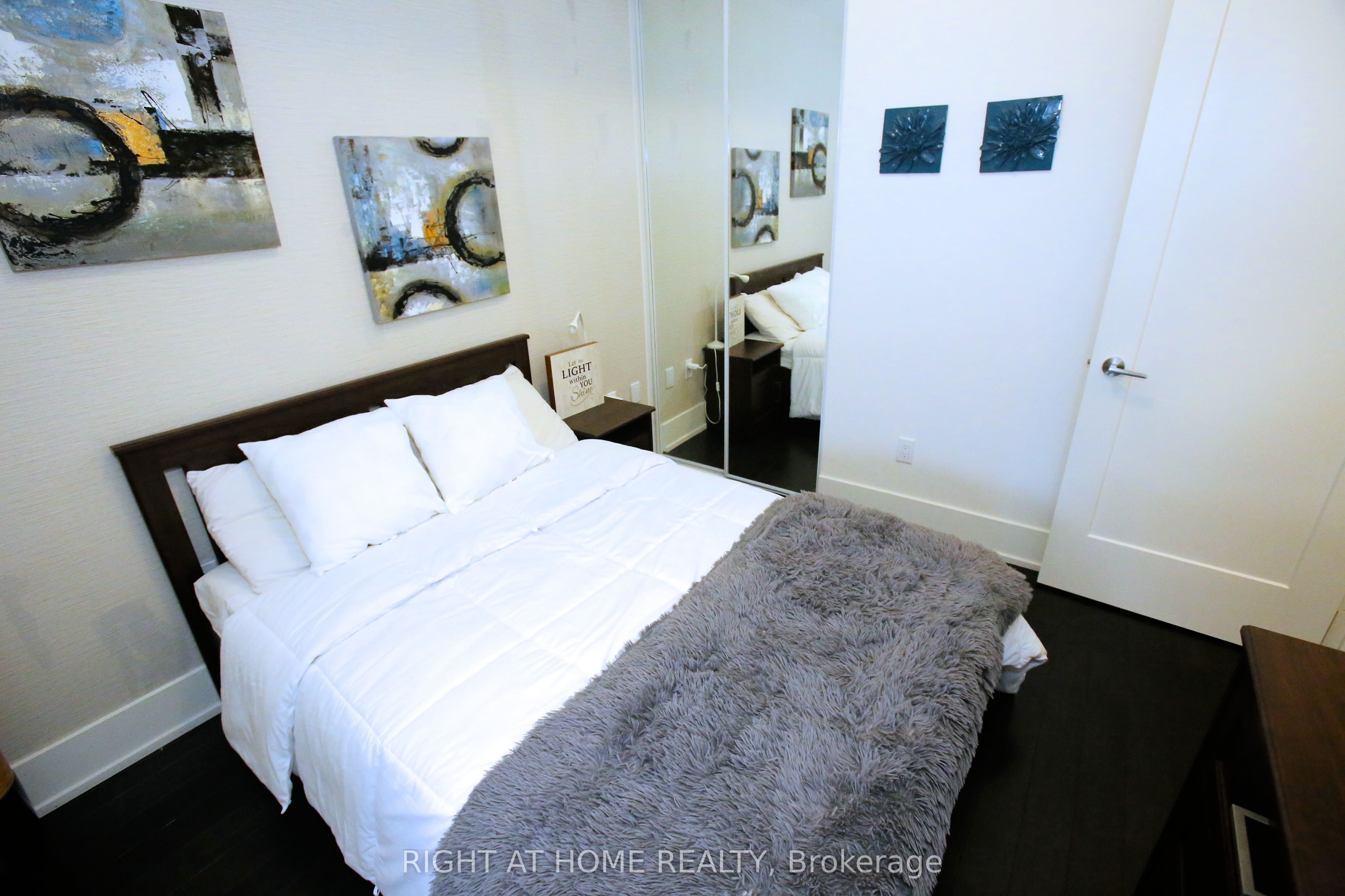 330 Richmond Street W 210