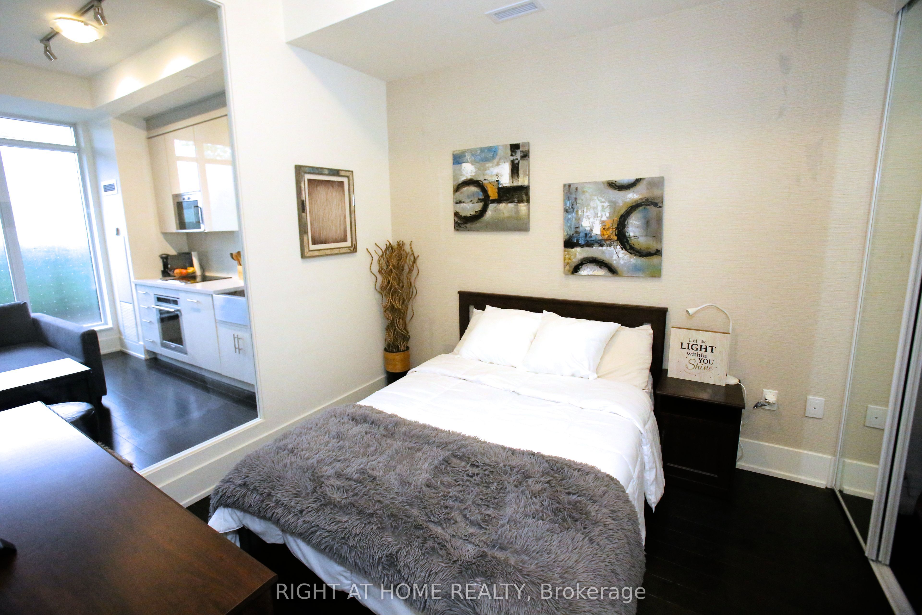 330 Richmond Street W 210