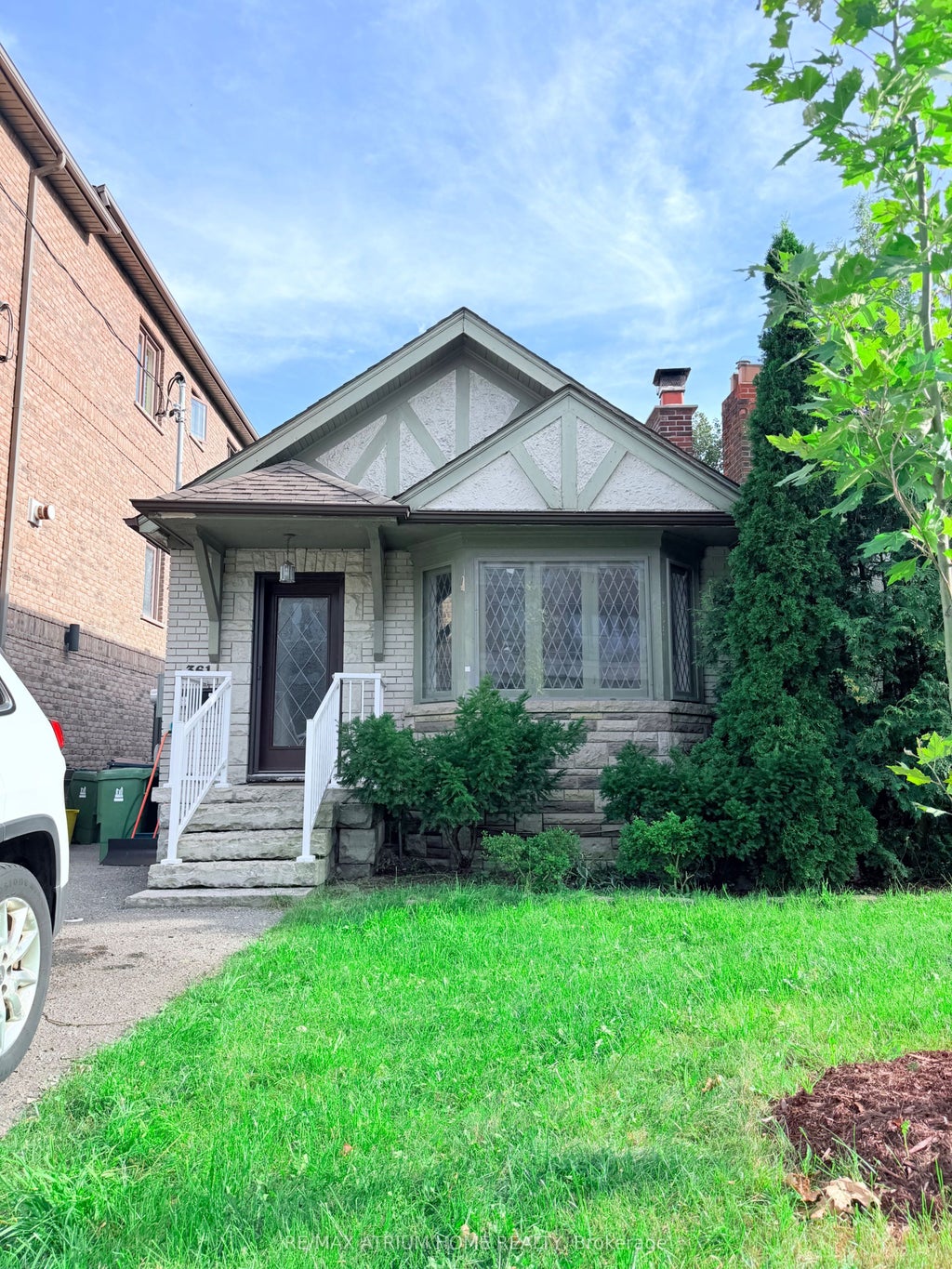 Photo of 361 Fairlawn Avenue, Toronto, ON M5M 1T5 (MLS # C13751208)