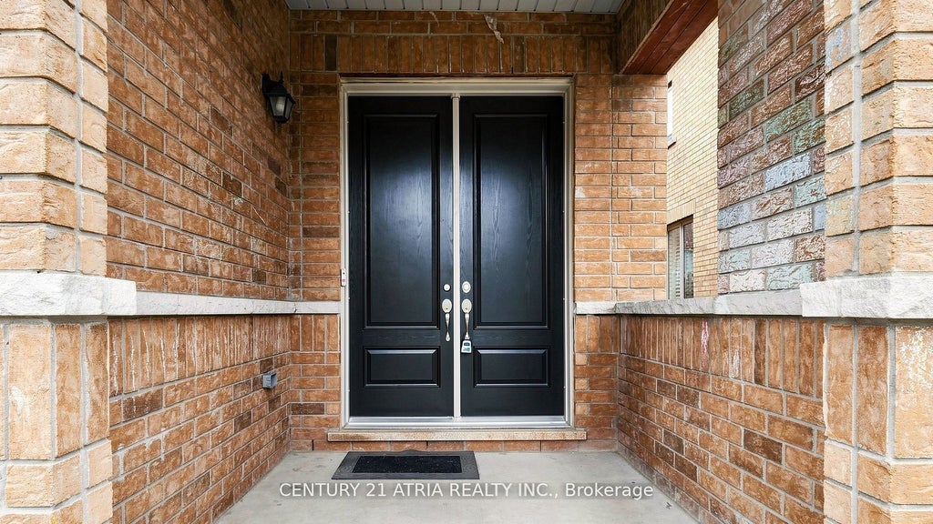 Photo of 37 Capreol Avenue, Aurora, ON L4G 0Z8 (MLS # N13428896)