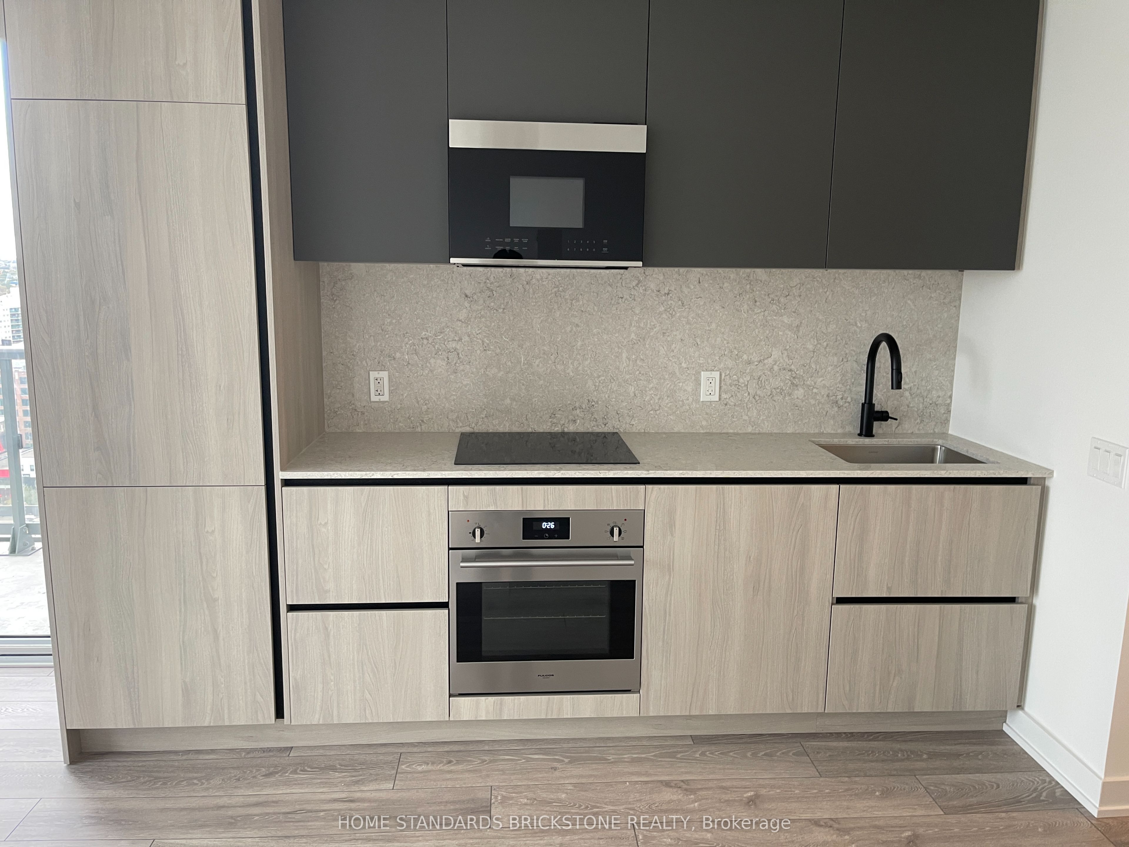 108 Peter Street 2011