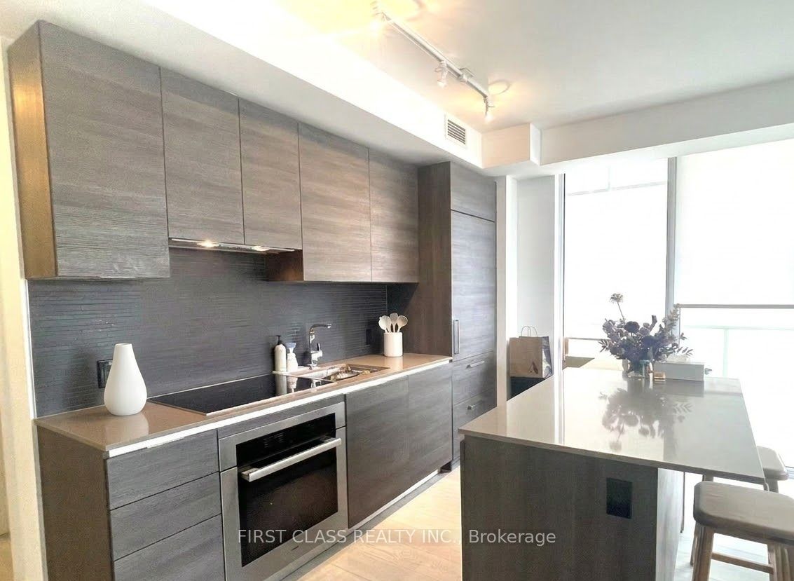 200 Bloor Street W 1405