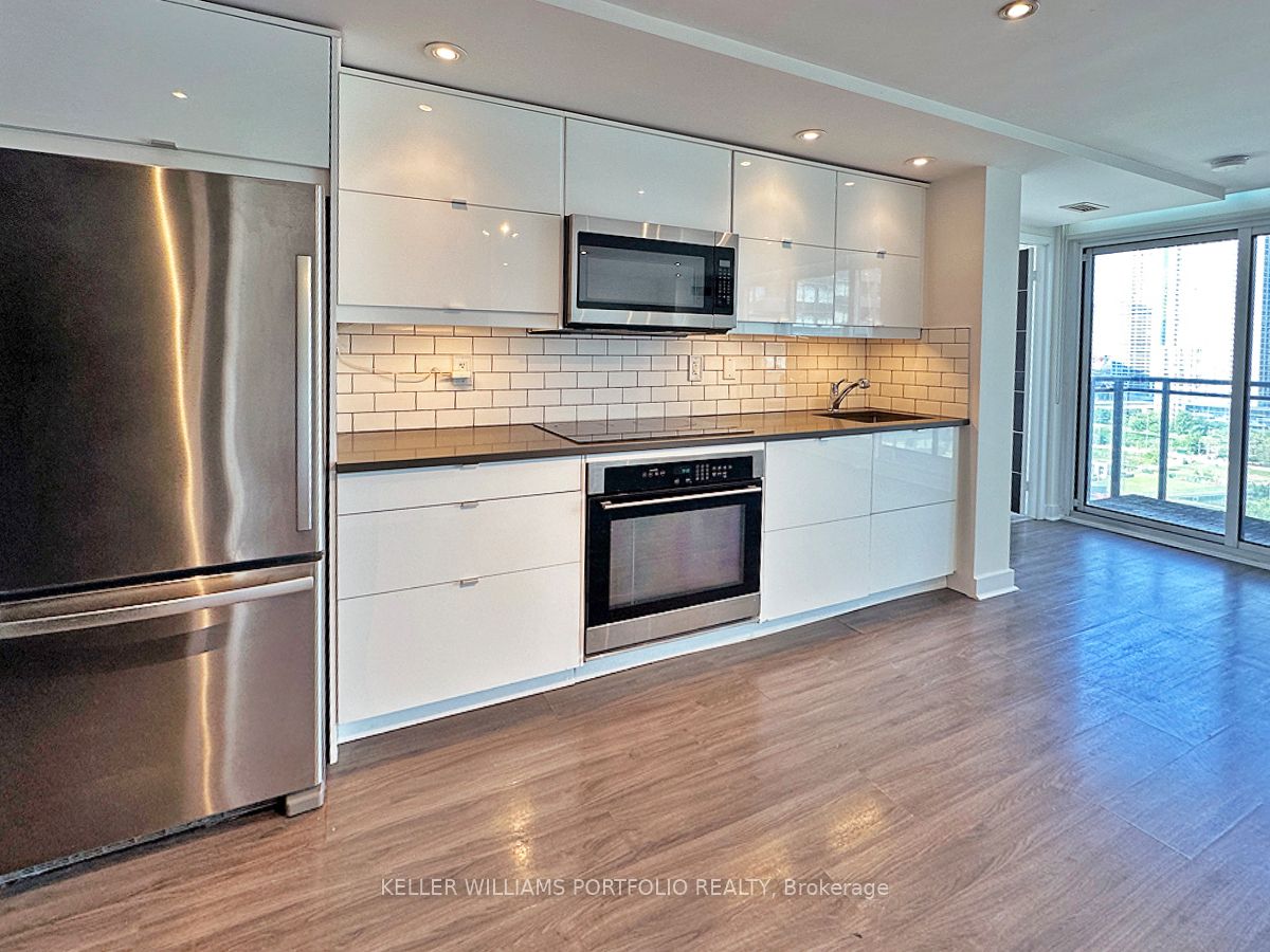 4K Spadina Avenue 1618