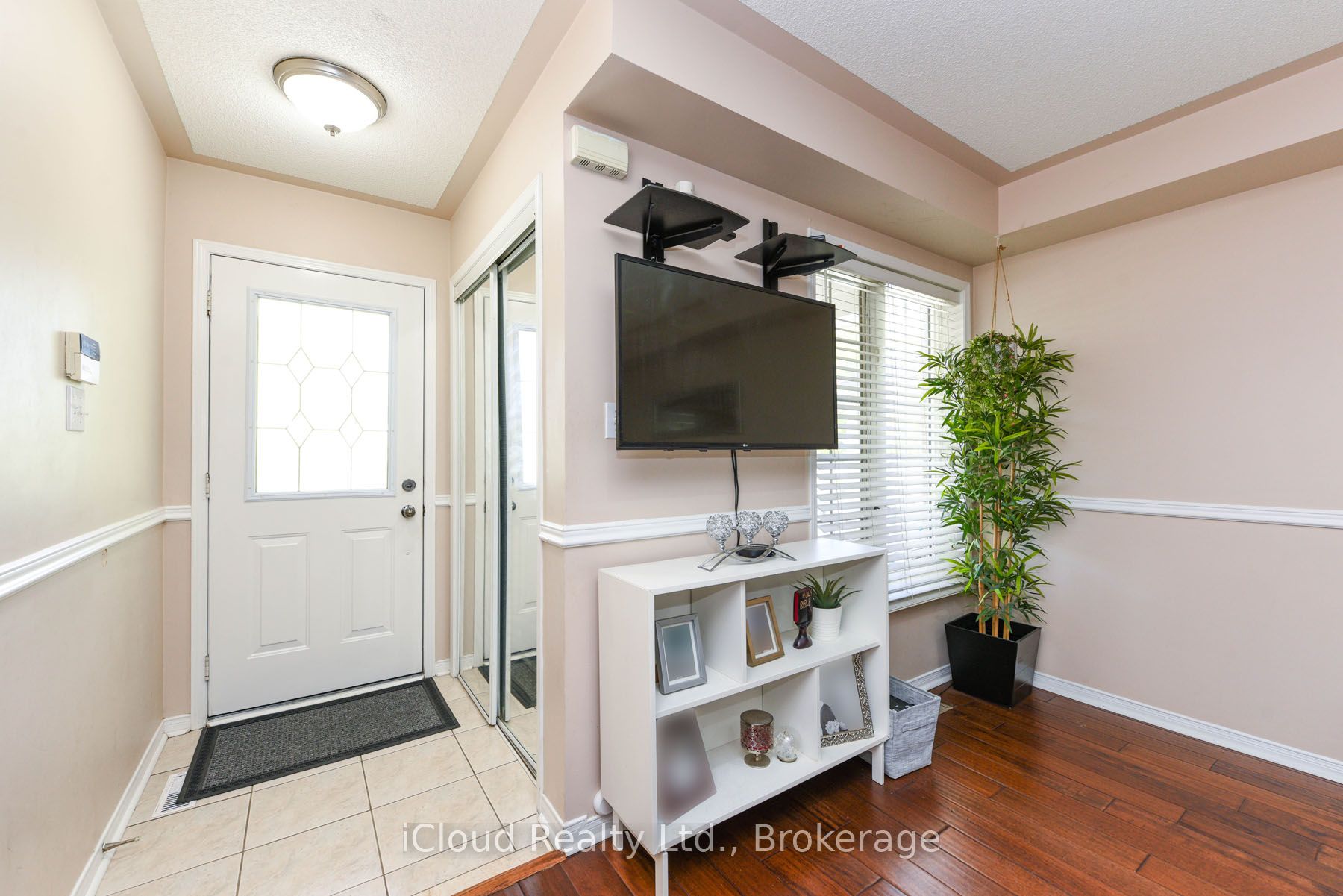 12 Bramcedar Crescent