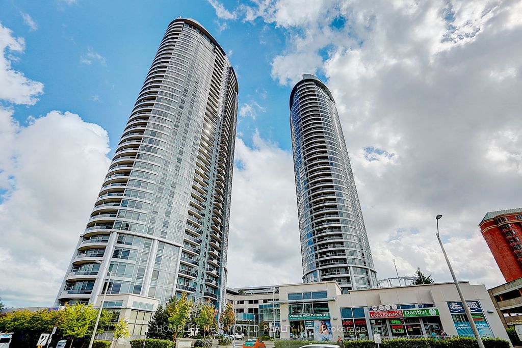 Photo of 135 VILLAGE GREEN Square #923, Toronto, ON M1S 0G4 (MLS # E13100430)
