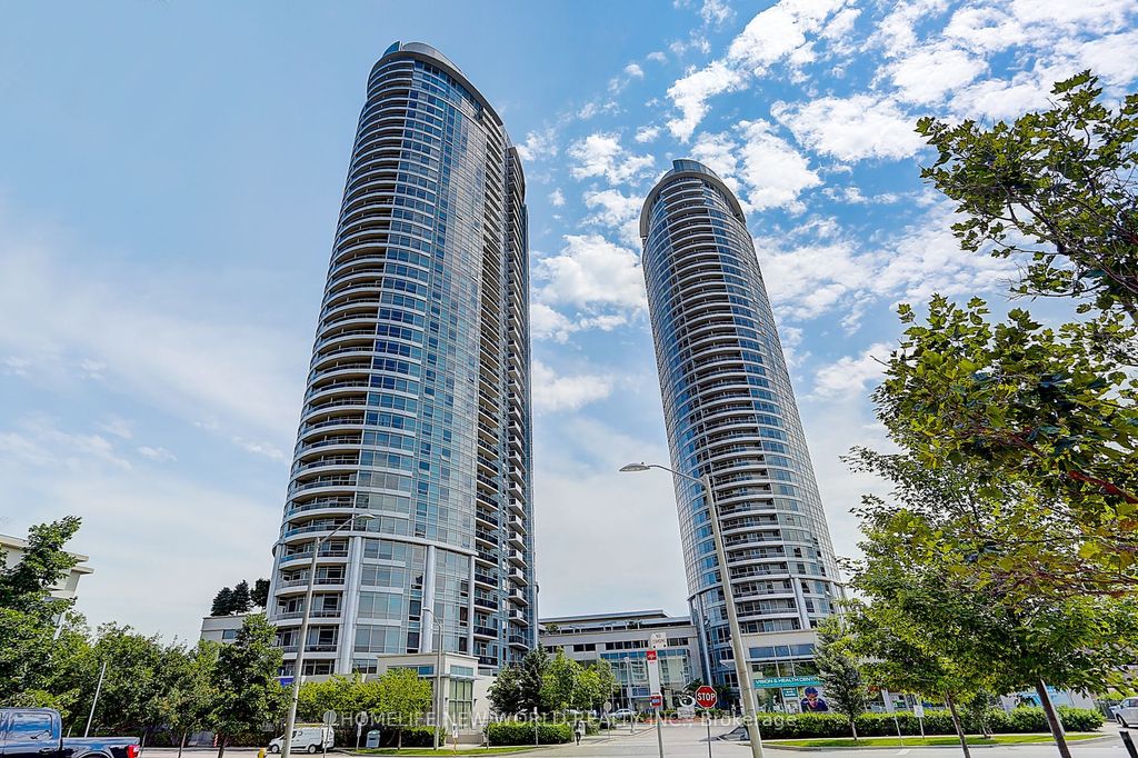 Photo of 135 VILLAGE GREEN Square #923, Toronto, ON M1S 0G4 (MLS # E13100430)