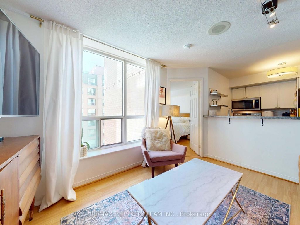 Photo of 109 Front Street E #721, Toronto, ON M5A 4P7 (MLS # C13052560)