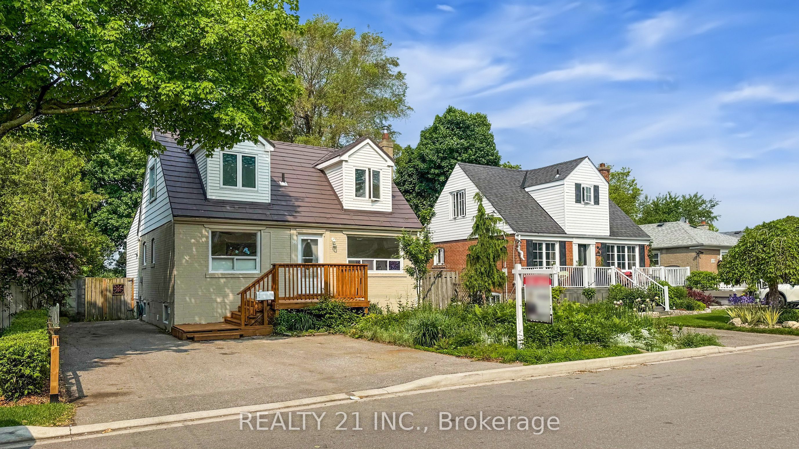 Photo 1 of 46 — 98 Natal Avenue, Toronto, ON M1N 3V6