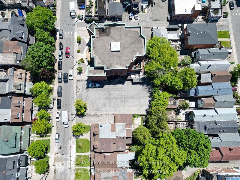 10-22 Pauline Avenue