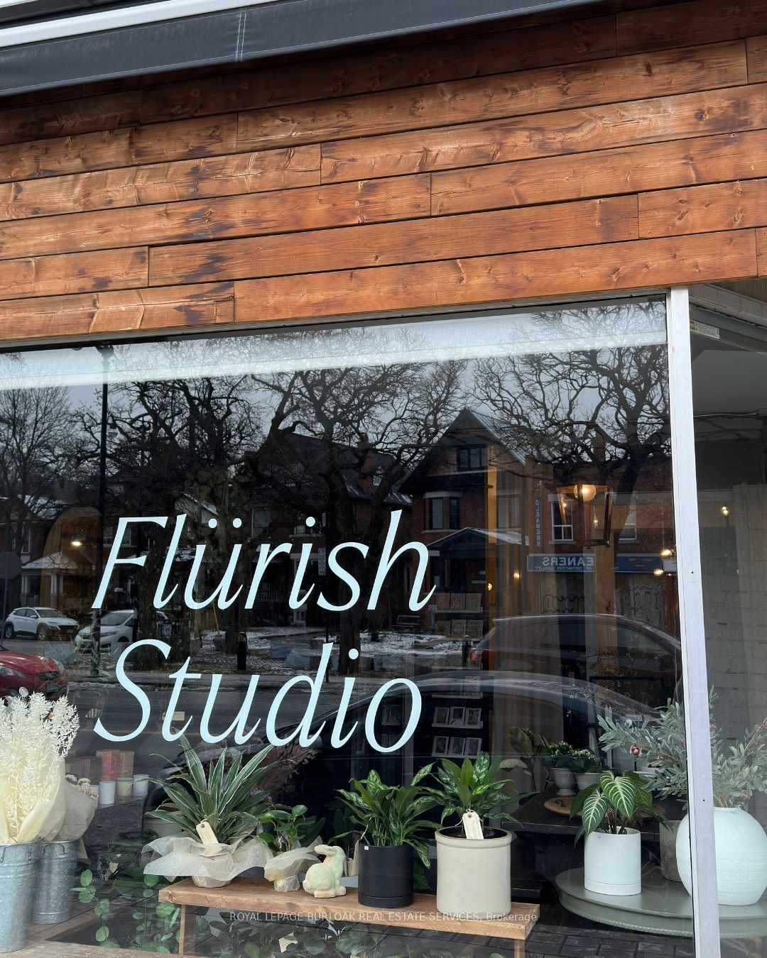 3130 Dundas Street W