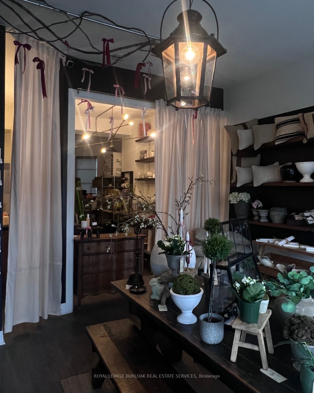 3130 Dundas Street W