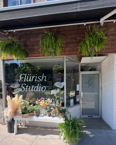 3130 Dundas Street W Toronto ON M6P 2A1