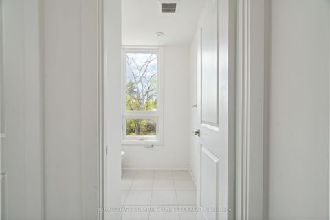 4045 Hickory Drive 19 Mississauga ON L4W 1L1