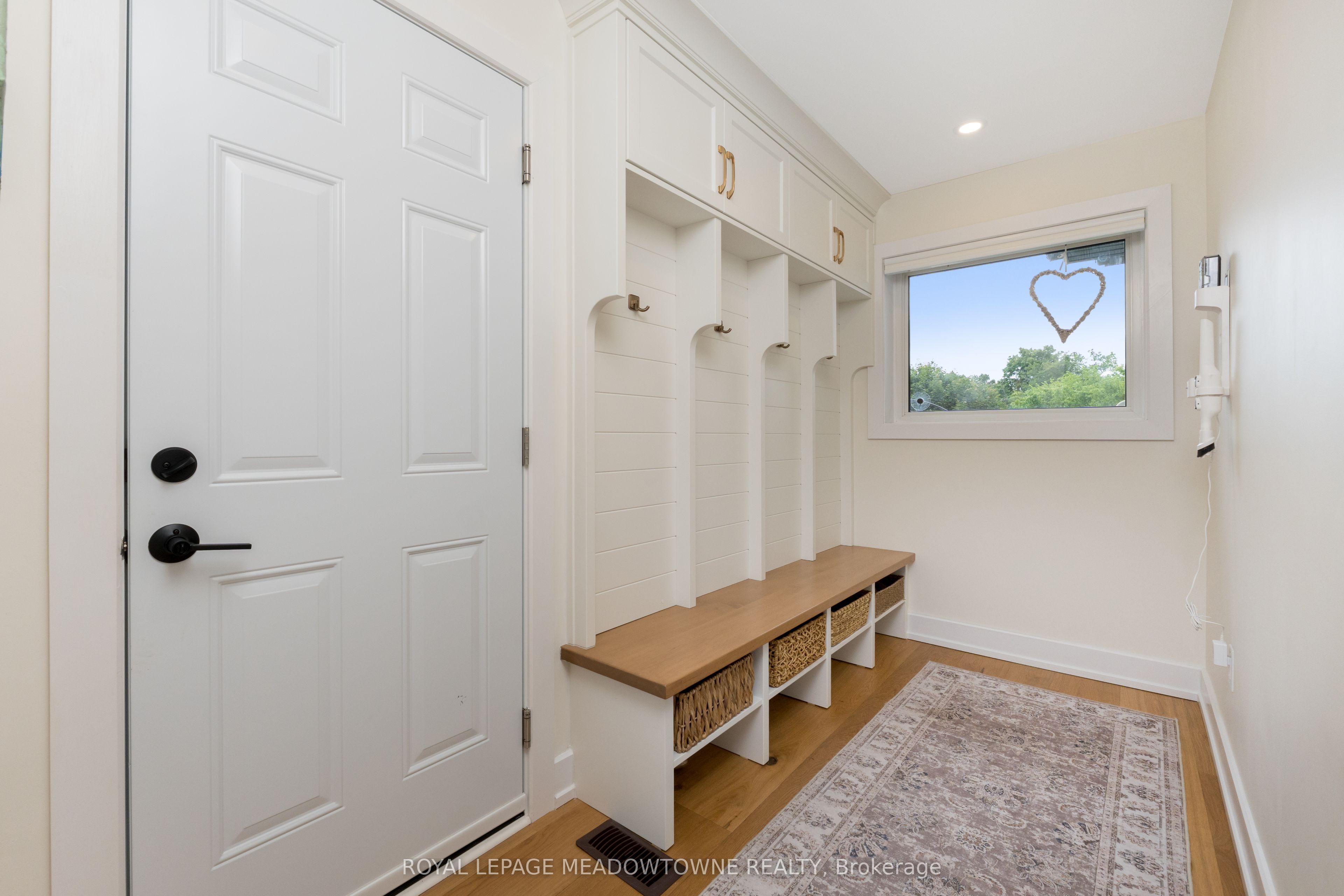 27 Stockman Crescent