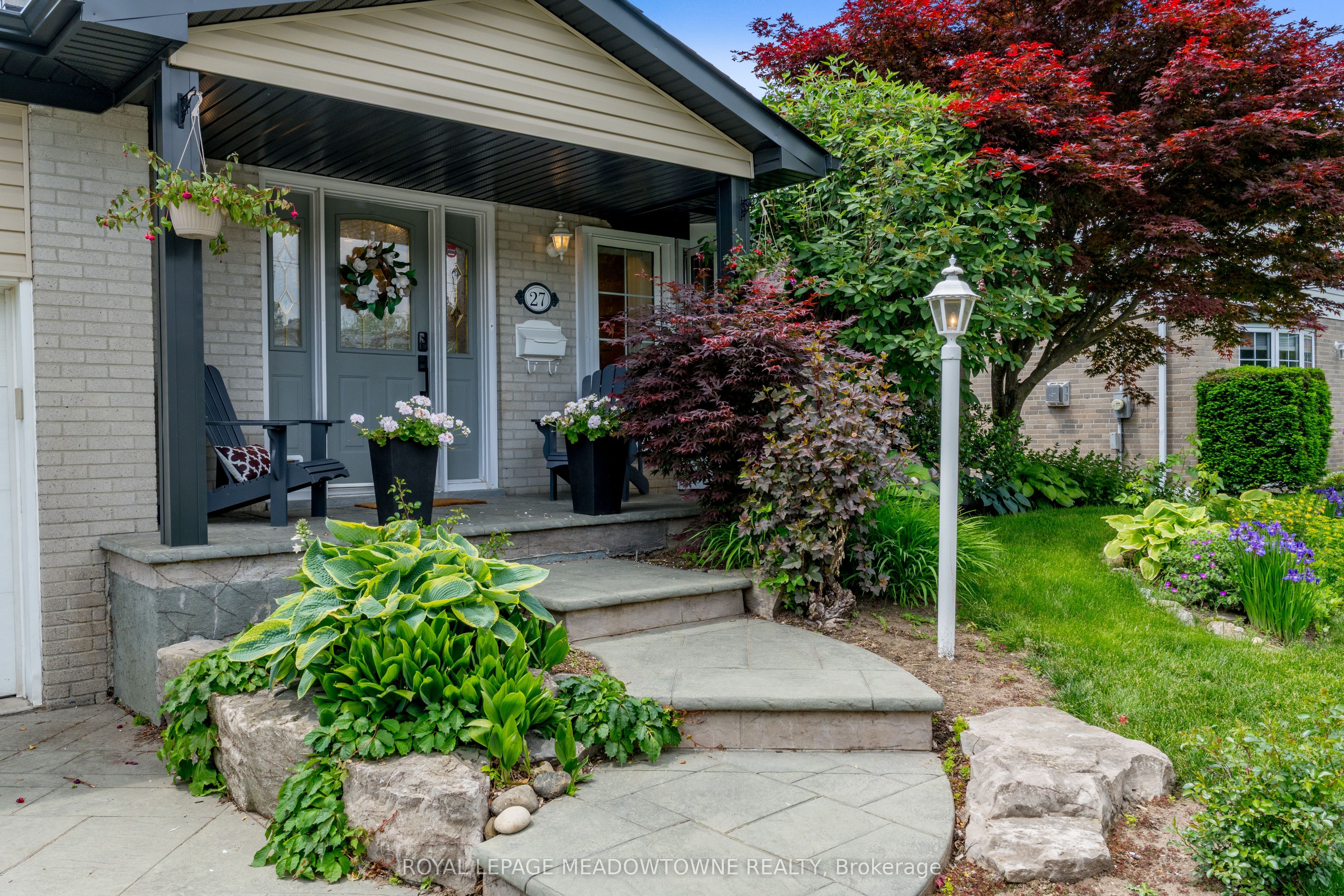 27 Stockman Crescent