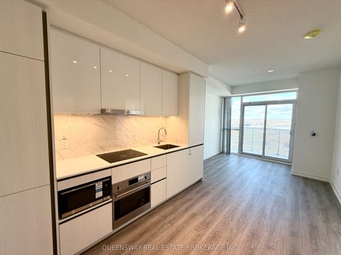 8 Interchange Wy Way 2805 Vaughan ON L4K 5Z7